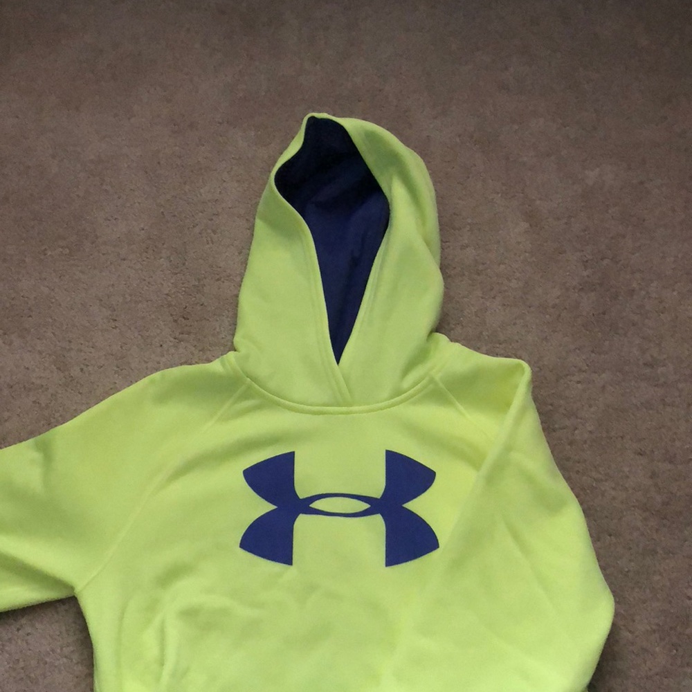 Underarmour hoodie *NEVER WORN*